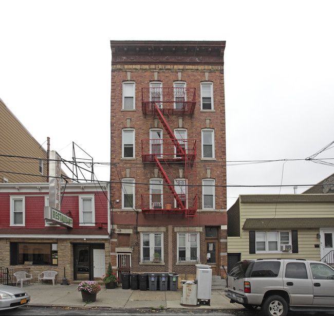 30 Withers St in Brooklyn, NY - Building Photo - Building Photo