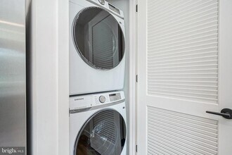 1301 Bainbridge St in Philadelphia, PA - Building Photo - Building Photo