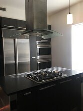2331 N Western Ave-Unit -1 in Chicago, IL - Building Photo - Building Photo