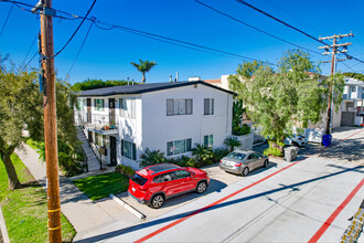 811 9th St in Coronado, CA - Building Photo - Building Photo