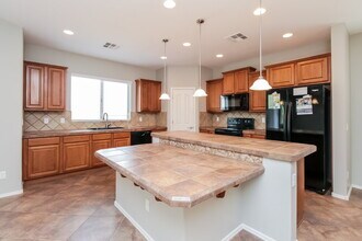 4056 E Alamo St in San Tan Valley, AZ - Foto de edificio - Building Photo