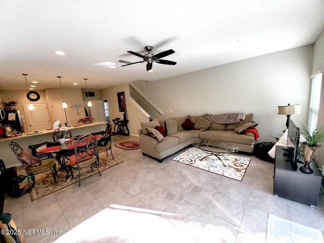3630 Creswick Cir in Orange Park, FL - Foto de edificio - Building Photo
