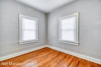 302 S Flood Ave photo'