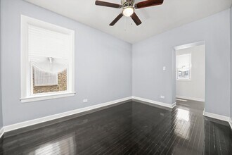 5331 W Congress Pky, Unit 1 in Chicago, IL - Building Photo - Building Photo