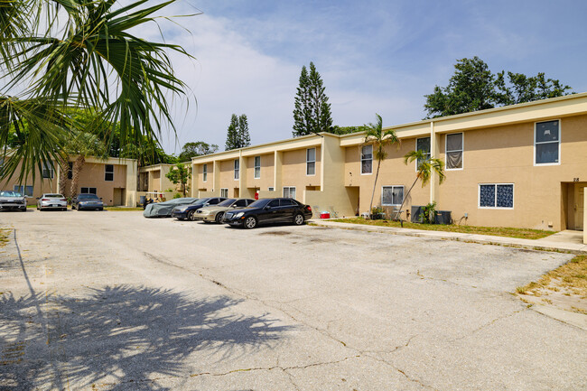 Green Terrace in West Palm Beach, FL - Building Photo - Building Photo