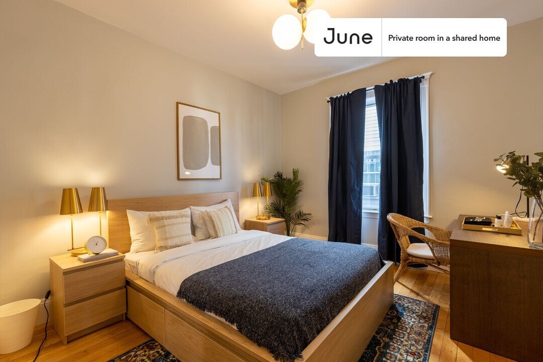 Private bedroom in 4 bed/2 bath Home in Boston, MA - Building Photo