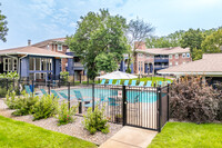 Lake Place Luxury Apartments & Townhomes in Eden Prairie, MN - Foto de edificio - Building Photo