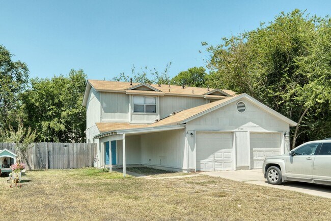property at 6904 Deep Cir