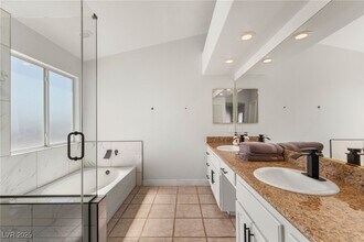 3870 Cotillion Ct in Las Vegas, NV - Building Photo - Building Photo