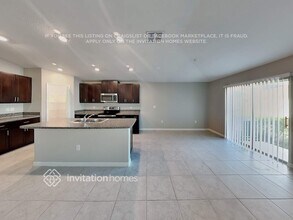 1533 Blue Rose Dr in Ruskin, FL - Foto de edificio - Building Photo