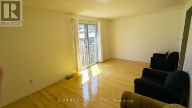 1045-1045 Morrison Dr in Ottawa, ON - Building Photo - Building Photo