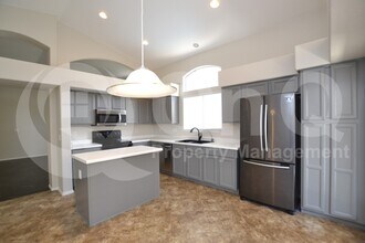 4927 W Wahalla Ln in Glendale, AZ - Building Photo - Building Photo