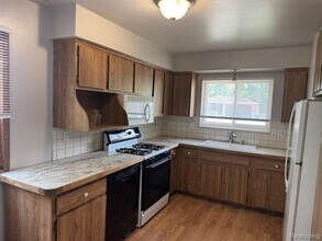 24755 Trombley St in Harrison Township, MI - Building Photo - Building Photo