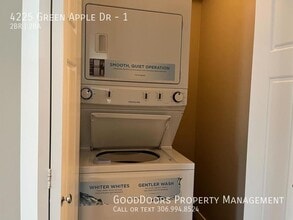 4225 Green Apple Dr in Regina, SK - Building Photo - Building Photo