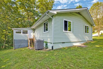 169 Lakeshire Dr in Crossville, TN - Building Photo - Building Photo