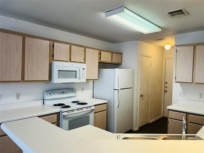 9703 Sugar Hill Dr in Austin, TX - Building Photo - Building Photo