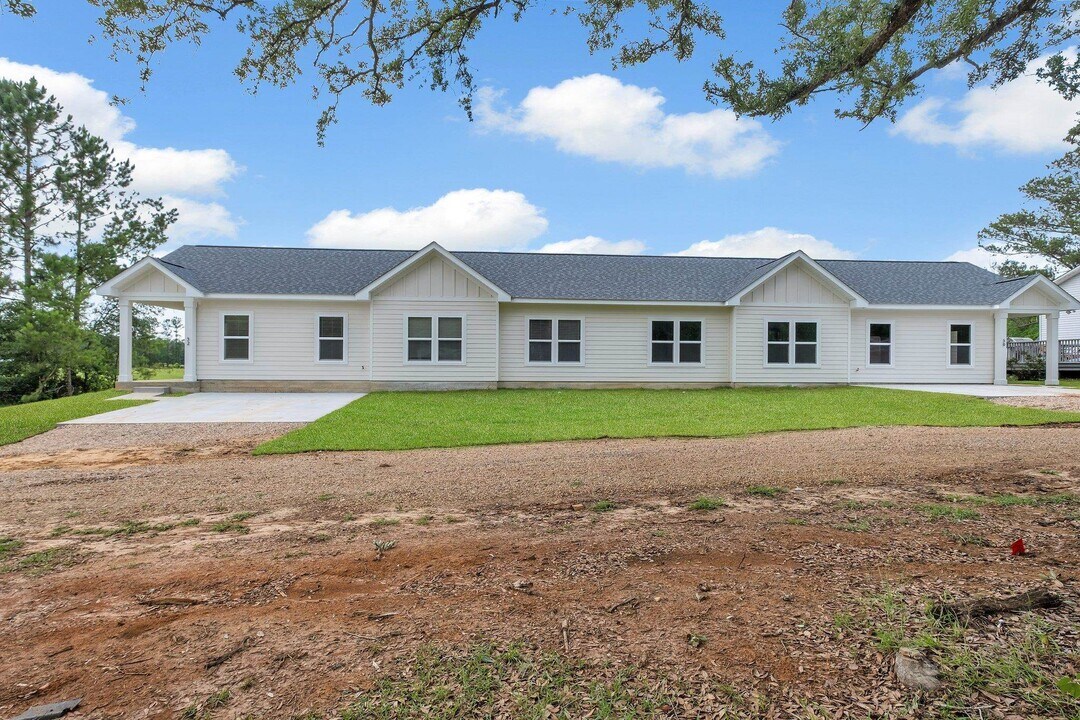 2465 N Jefferson St in Monticello, FL - Building Photo