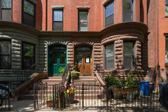 8 Strong Place in Brooklyn, NY - Building Photo - Building Photo