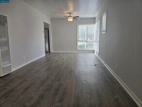 517 Richardson St in Martinez, CA - Foto de edificio - Building Photo