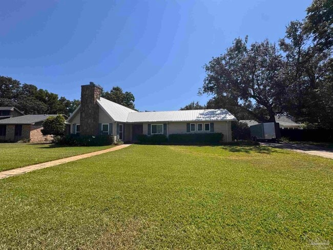 property at 1012 Great Oaks Dr