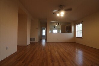 917 W South St in Leander, TX - Building Photo - Building Photo