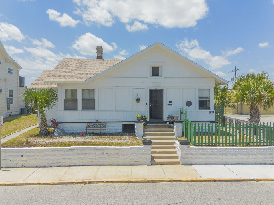 16 S Grandview Ave in Daytona Beach, FL - Building Photo