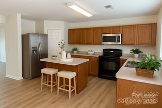 3232 Barons Court Rd in Charlotte, NC - Building Photo - Building Photo