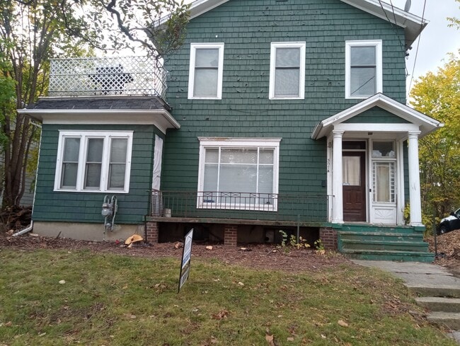 property at 307 N Walnut St