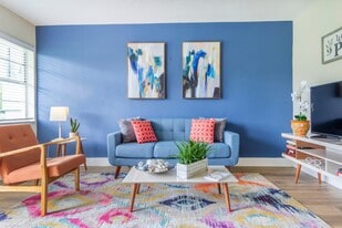 Vue on 67th in Davie, FL - Building Photo