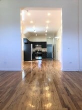 5906 S La Salle St in Chicago, IL - Building Photo - Building Photo