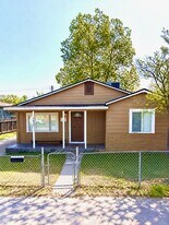 3822 Haywood St in Sacramento, CA - Building Photo
