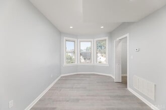 117 Emerson St, Unit 2 in Carteret, NJ - Building Photo - Building Photo
