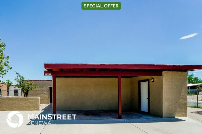 property at 5533 S Santa Cruz Ave