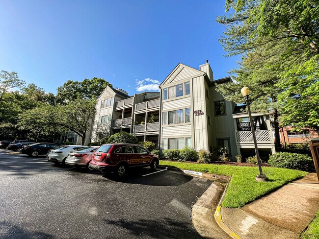 2239 Hunters Run Dr in Reston, VA - Building Photo - Building Photo