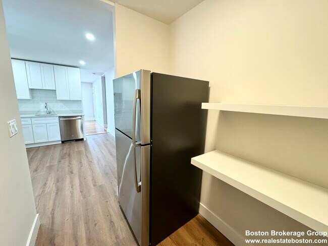 72 Belden St, Unit #1 in Boston, MA - Building Photo - Building Photo