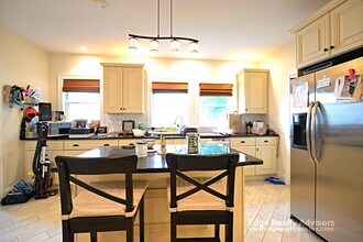 15 Rogers St, Unit 1 in Newton, MA - Building Photo - Building Photo