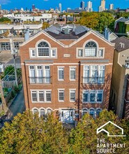 2743 N Southport Ave, Unit 1N in Chicago, IL - Building Photo - Building Photo