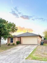 314 Paddington Dr in Kyle, TX - Building Photo