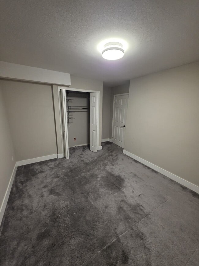 23016 Cliff Ave in Maple Ridge, BC - Building Photo - Building Photo