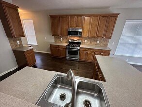 9904 Sourwood Dr in Fort Worth, TX - Building Photo - Building Photo