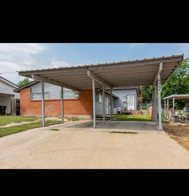 5320 Lovell Ave