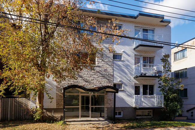 3923 Newmarch Rue in Verdun, QC - Building Photo - Building Photo