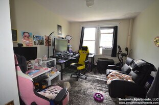 1642 Commonwealth Ave, Unit 14 in Boston, MA - Building Photo