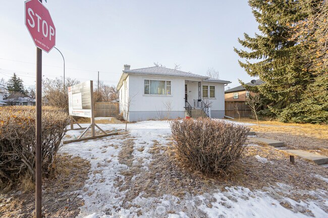 501 29 Av NW in Calgary, AB - Building Photo - Building Photo