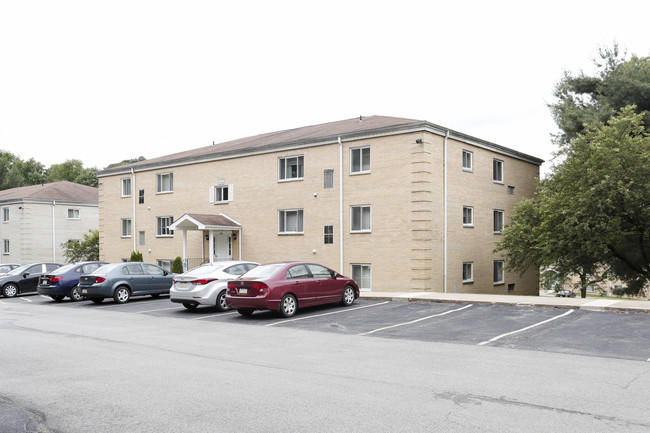 Oak Creek Apartments in Export, PA - Building Photo - Building Photo