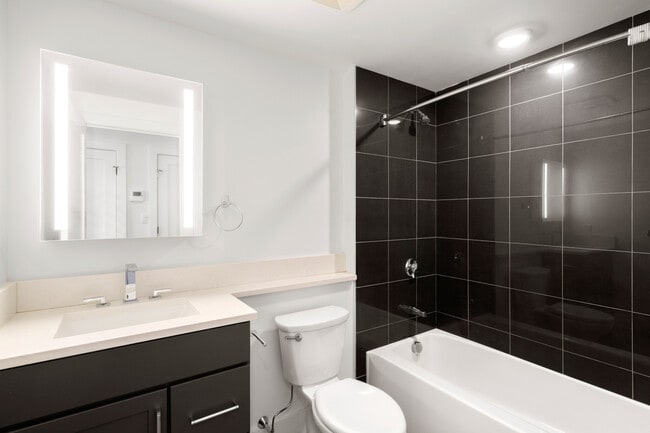 58 Hichborn St, Unit 14 in Boston, MA - Building Photo - Building Photo