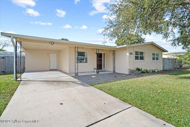 1369 Estridge Dr in Rockledge, FL - Foto de edificio - Building Photo