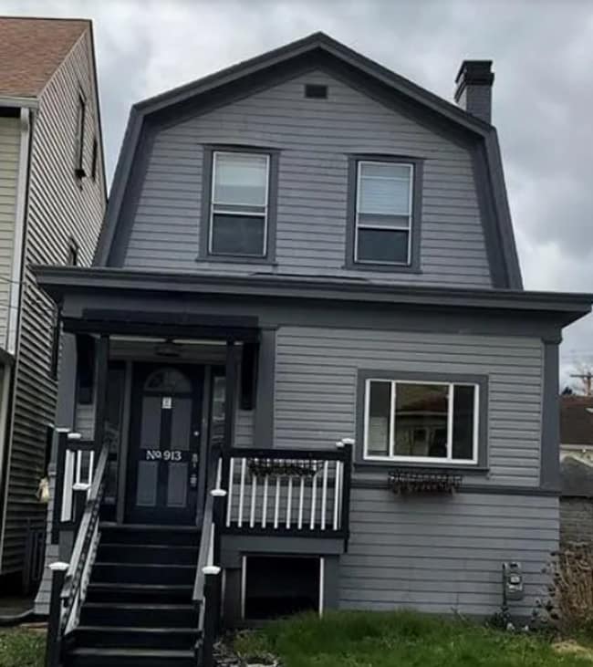 property at 913 Russellwood Ave