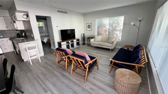 976 Tennessee Ln in Sarasota, FL - Building Photo - Building Photo