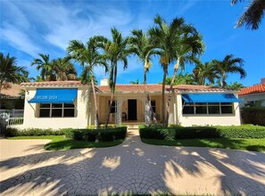 7611 Miami View Dr in North Bay Village, FL - Building Photo - Building Photo